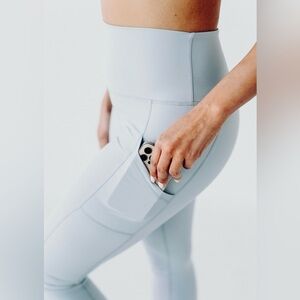 SWISS BRAND High-Waisted Light Blue Leggings with Pocket